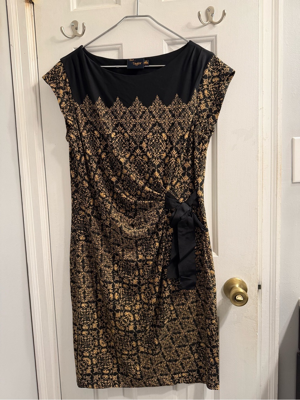 Just Taylor Black and Gold Tie-Accent Cap Sleeve Midi Dress 14